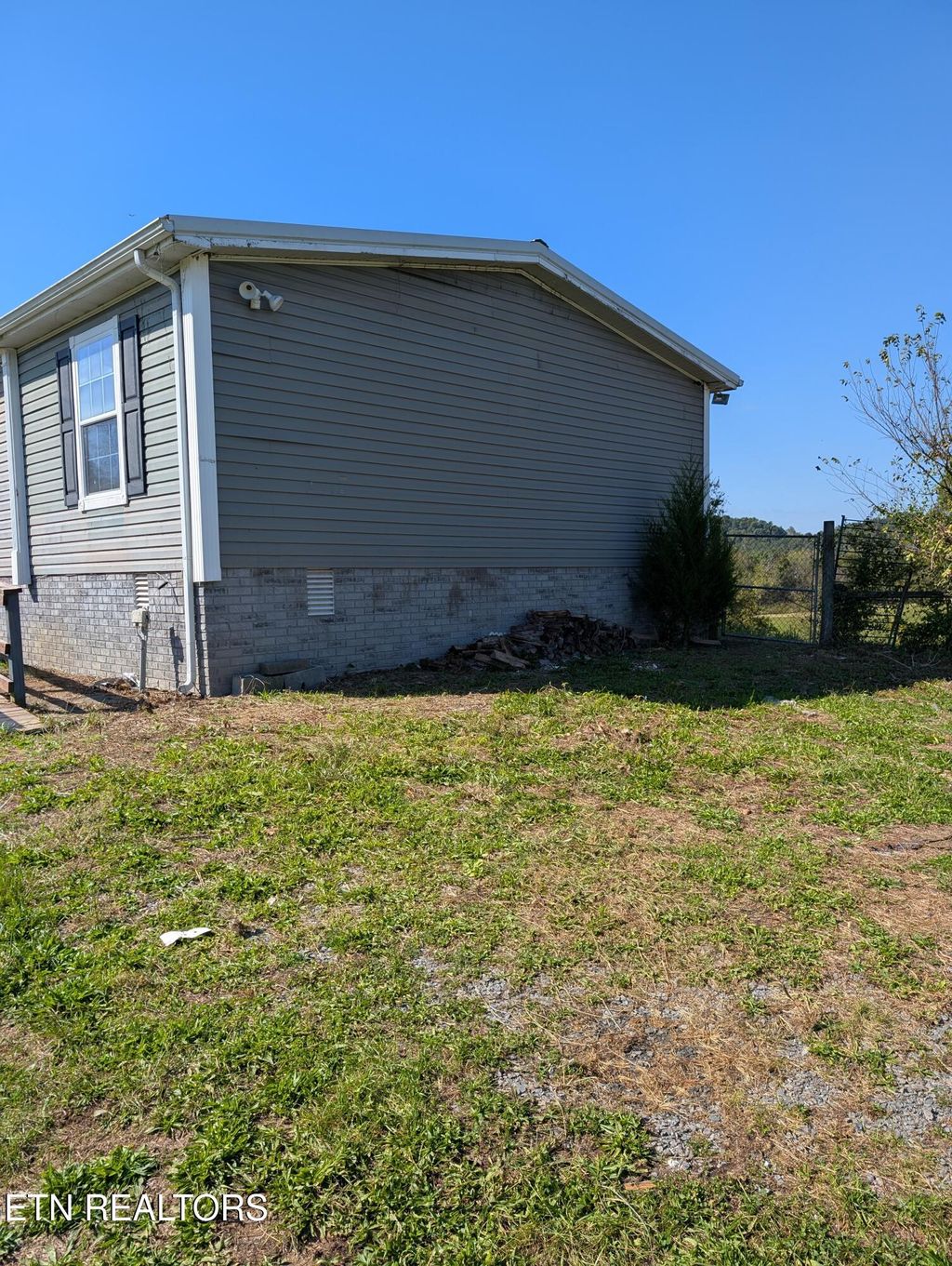 Photo of 813 Hide A Way Rd, Dandridge, TN 37725 (MLS # 1315610)