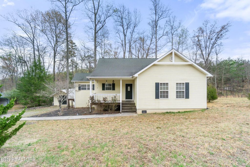 Photo of 127 Pine Loop Drive, Madisonville, TN 37354 (MLS # 1295859)