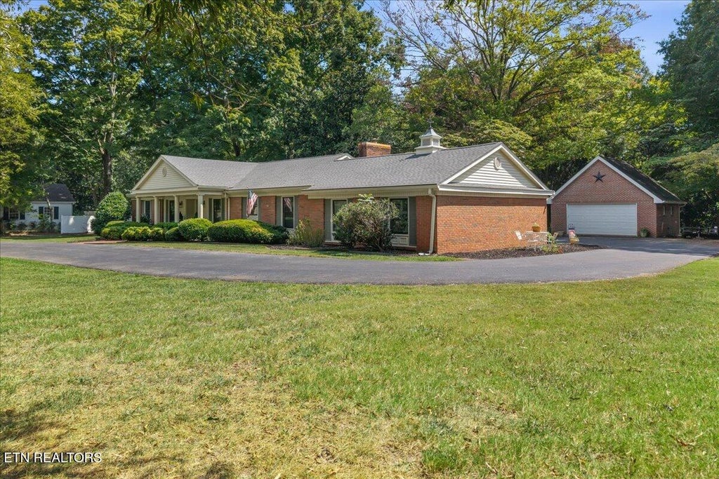 Photo of 1121 Woodward Ave, Athens, TN 37303 (MLS # 1356144)