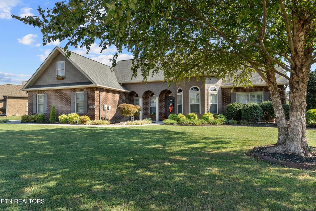 Photo of 1420 St Thomas Way, Alcoa, TN 37701 (MLS # 1316128)