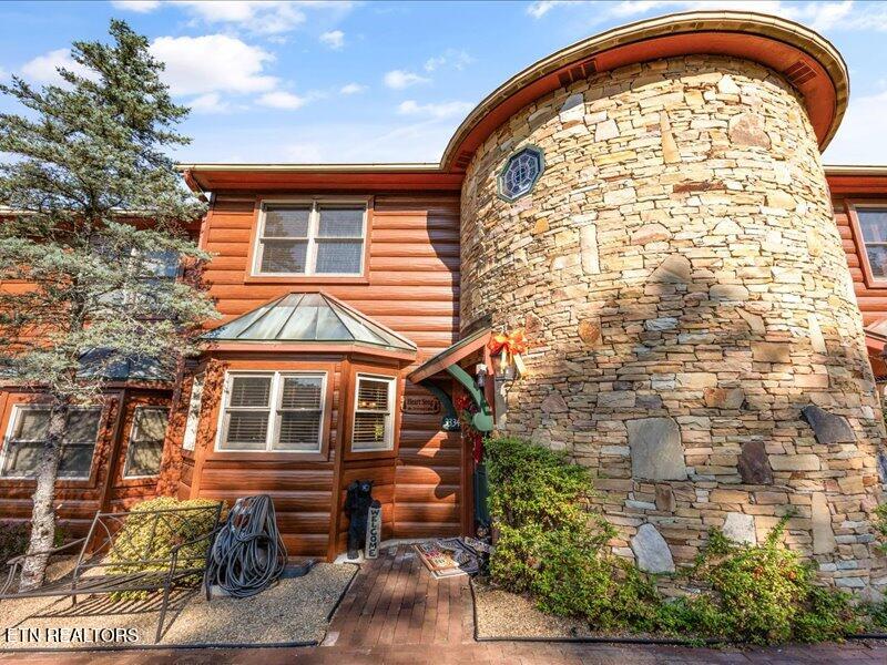 Photo of 2044 Hickory Ridge Way #3334, Sevierville, TN 37862 (MLS # 1356942)