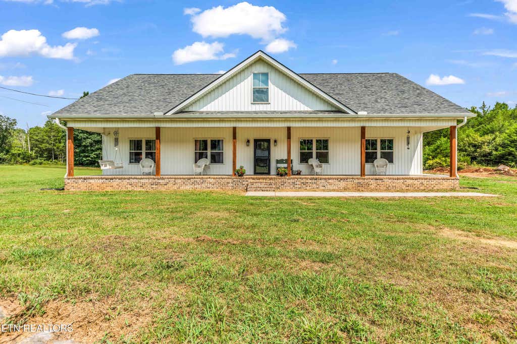 Photo of 1560 W Dumplin Valley Rd, Dandridge, TN 37725 (MLS # 1351524)