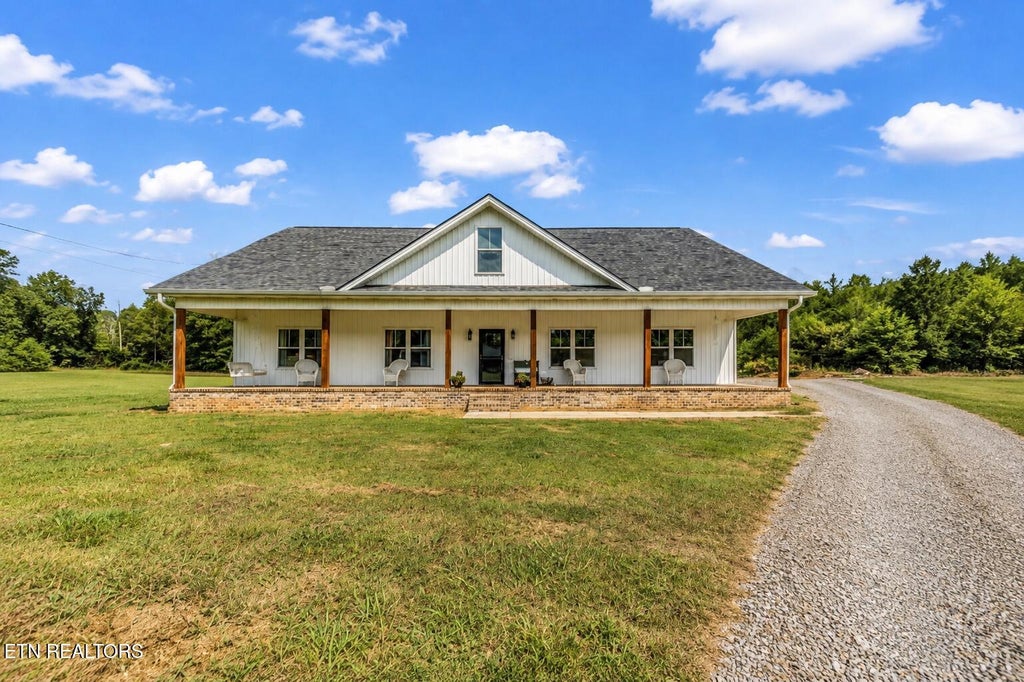 Photo of 1560 W Dumplin Valley Rd, Dandridge, TN 37725 (MLS # 1351524)