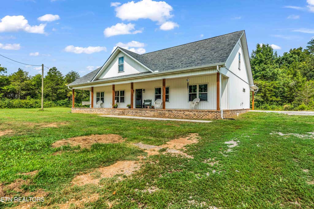 Photo of 1560 W Dumplin Valley Rd, Dandridge, TN 37725 (MLS # 1351524)