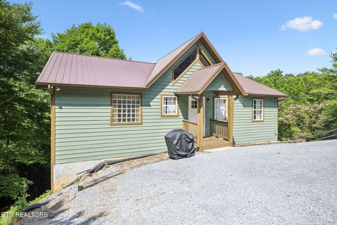 Photo of 916 Hideaway Hills Circle, Sevierville, TN 37862 (MLS # 1344586)