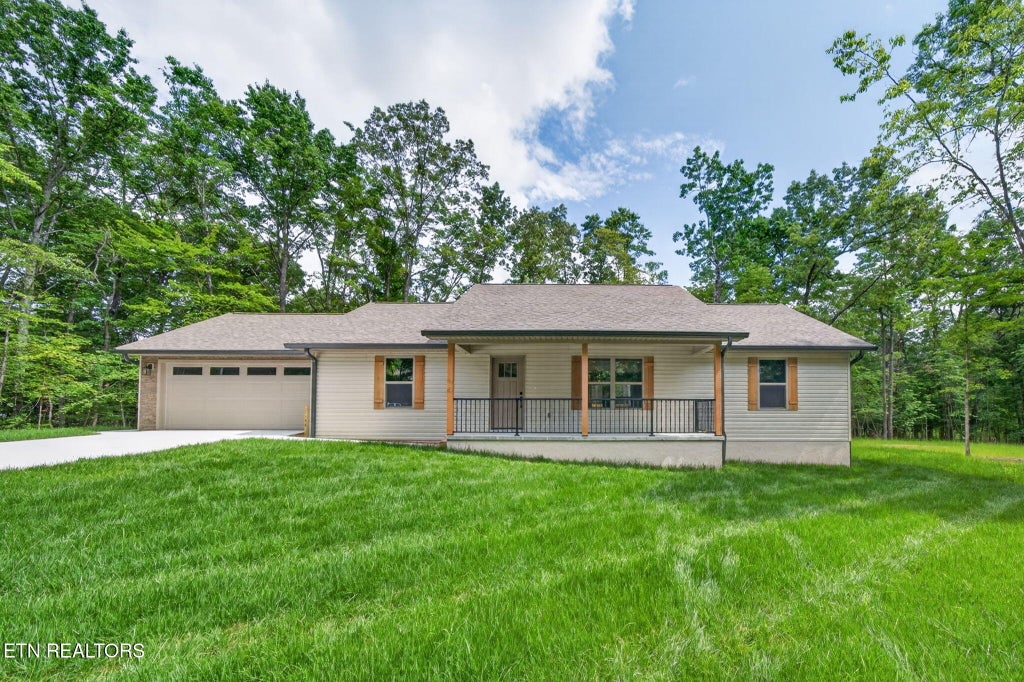 Photo of 1146 Natchez Trace, Crossville, TN 38572 (MLS # 1343429)
