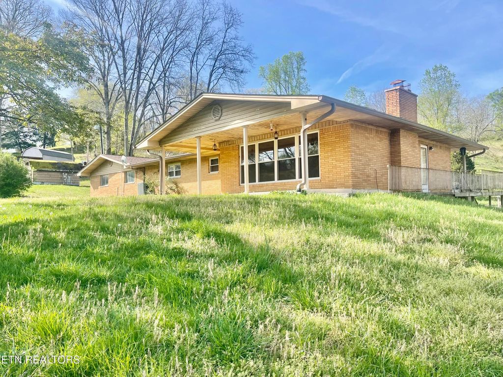 Photo of 980 Blue Top Rd, Tazewell, TN 37879 (MLS # 1335577)