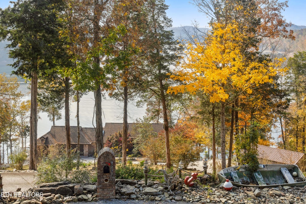 Photo of 927 Lakeview Drive, Sharps Chapel, TN 37866 (MLS # 1282272)