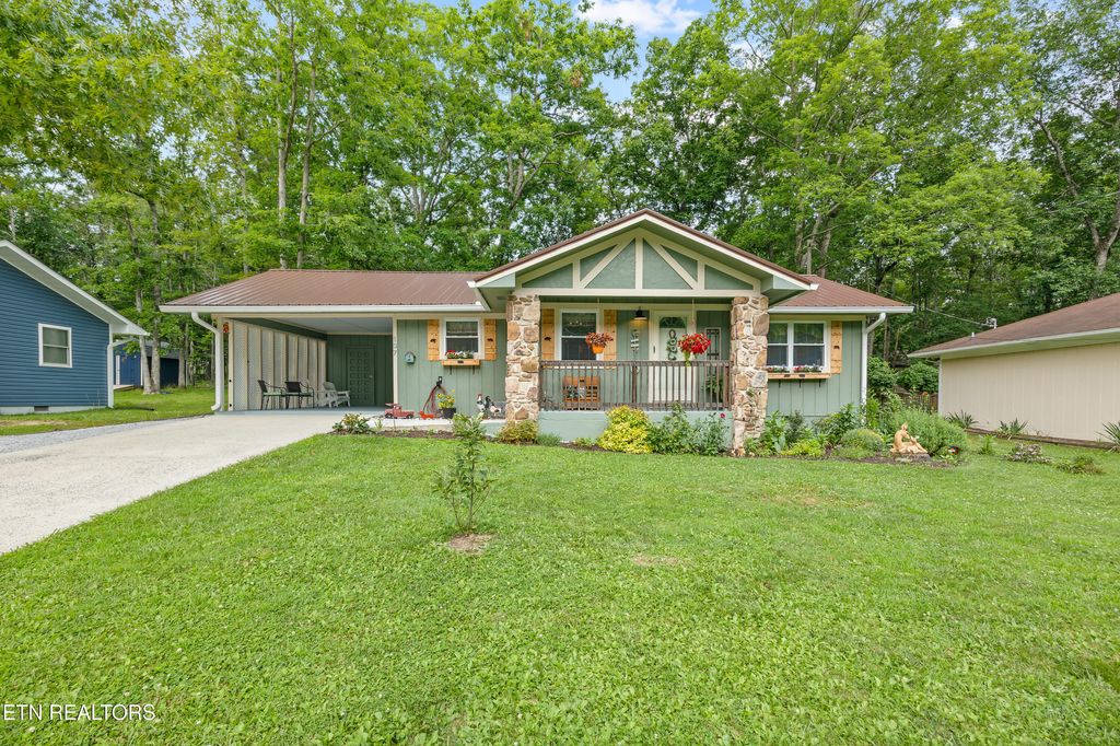 Photo of 137 Jasper Drive, Crossville, TN 38558 (MLS # 1306255)