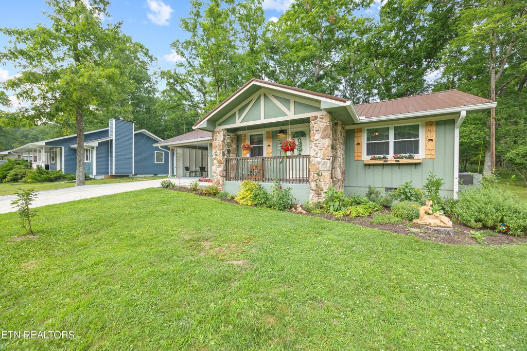 Photo of 137 Jasper Drive, Crossville, TN 38558 (MLS # 1306255)