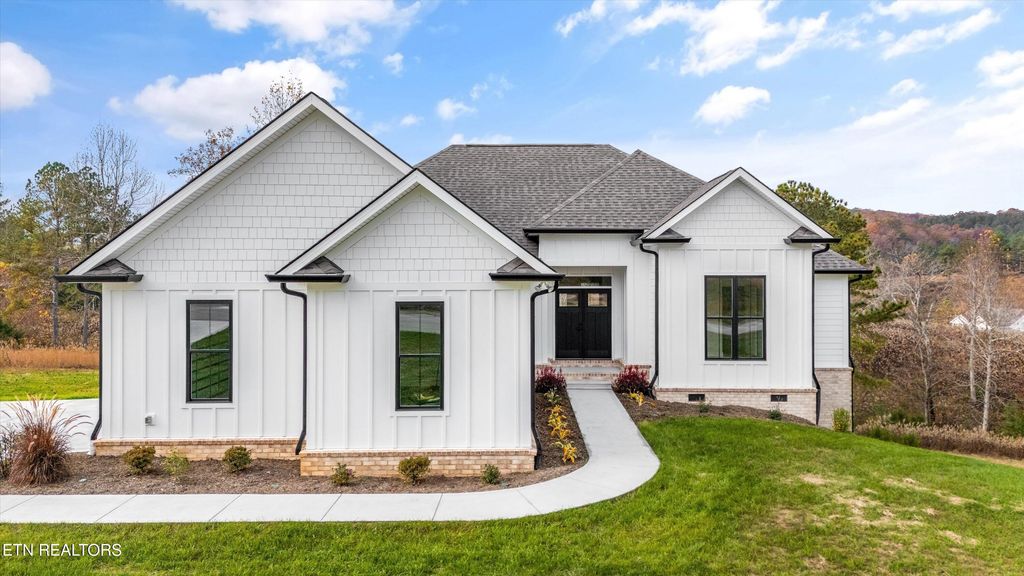 Photo of 717 Twin Lakes Drive, Loudon, TN 37774 (MLS # 1316010)