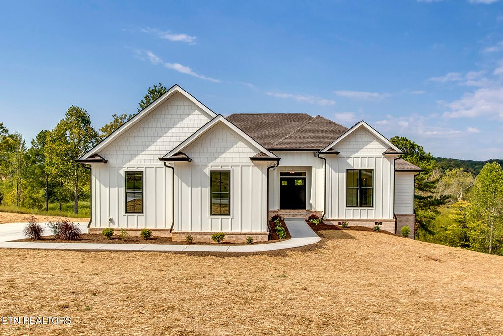 Photo of 717 Twin Lakes Drive, Loudon, TN 37774 (MLS # 1316010)