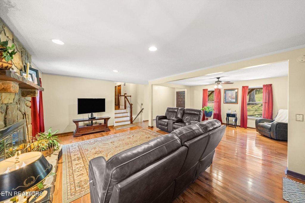 Photo of 2049 Stonybrook Rd, Louisville, TN 37777 (MLS # 1293793)