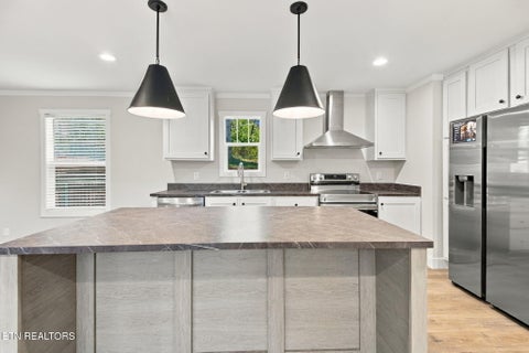 Tiny photo for 335 W Broad St, Clinton, TN 37716 (MLS # 1359788)