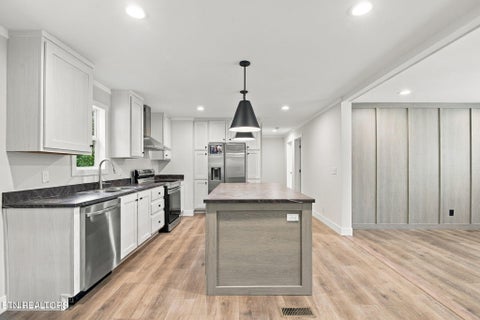 Tiny photo for 335 W Broad St, Clinton, TN 37716 (MLS # 1359788)
