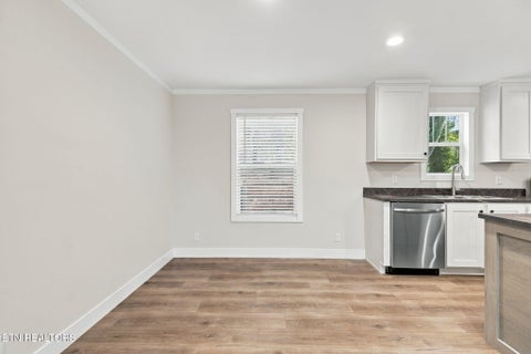 Tiny photo for 335 W Broad St, Clinton, TN 37716 (MLS # 1359788)