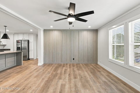 Tiny photo for 335 W Broad St, Clinton, TN 37716 (MLS # 1359788)
