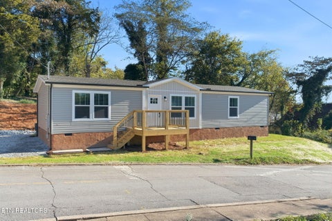 Photo of 335 W Broad St, Clinton, TN 37716 (MLS # 1359788)