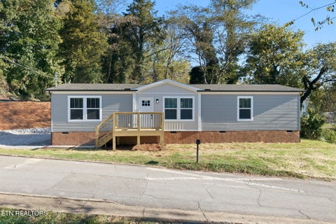 Tiny photo for 335 W Broad St, Clinton, TN 37716 (MLS # 1359788)