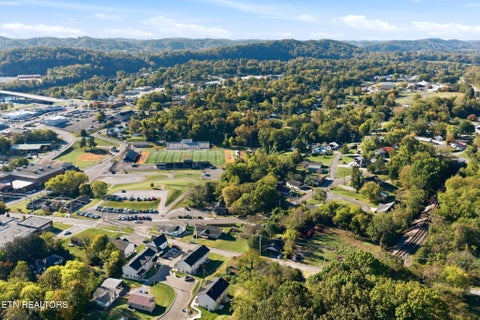 Tiny photo for 335 W Broad St, Clinton, TN 37716 (MLS # 1359788)