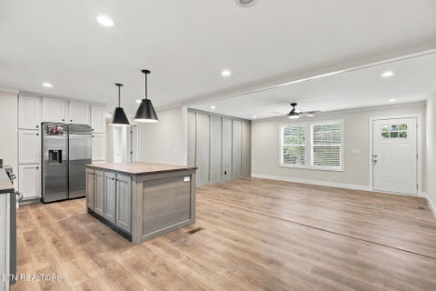 Tiny photo for 335 W Broad St, Clinton, TN 37716 (MLS # 1359788)