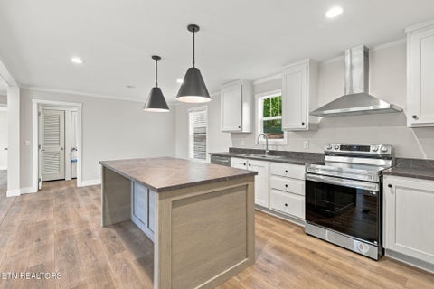 Tiny photo for 335 W Broad St, Clinton, TN 37716 (MLS # 1359788)