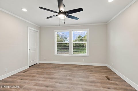 Tiny photo for 335 W Broad St, Clinton, TN 37716 (MLS # 1359788)