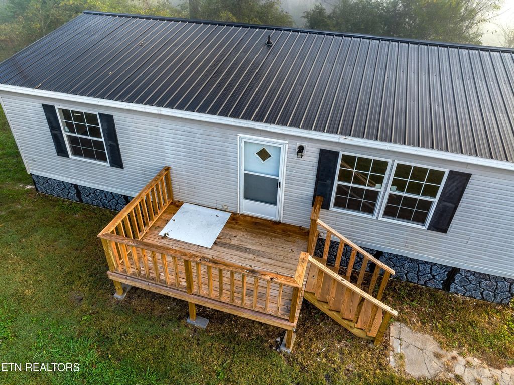 Photo of 386 Barker Rd, New Tazewell, TN 37825 (MLS # 1280084)