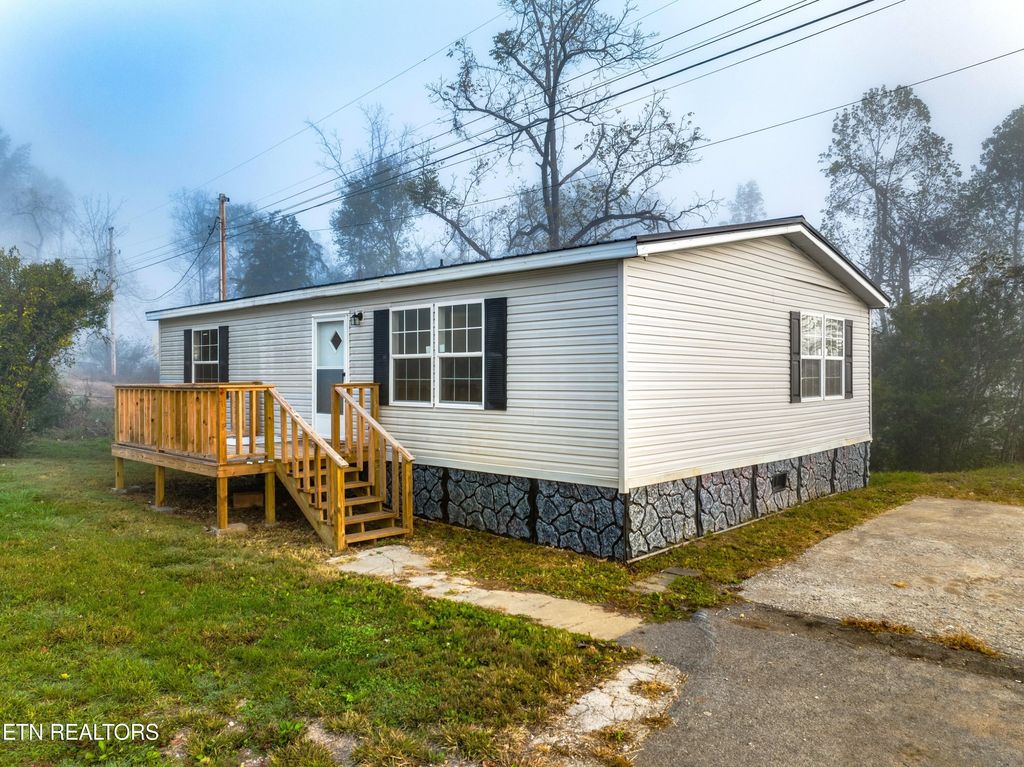 Photo of 386 Barker Rd, New Tazewell, TN 37825 (MLS # 1280084)