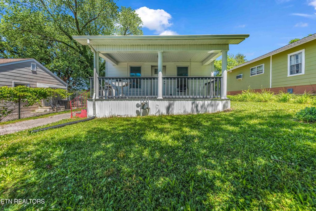Photo of 2730 Barton St, Knoxville, TN 37917 (MLS # 1340893)