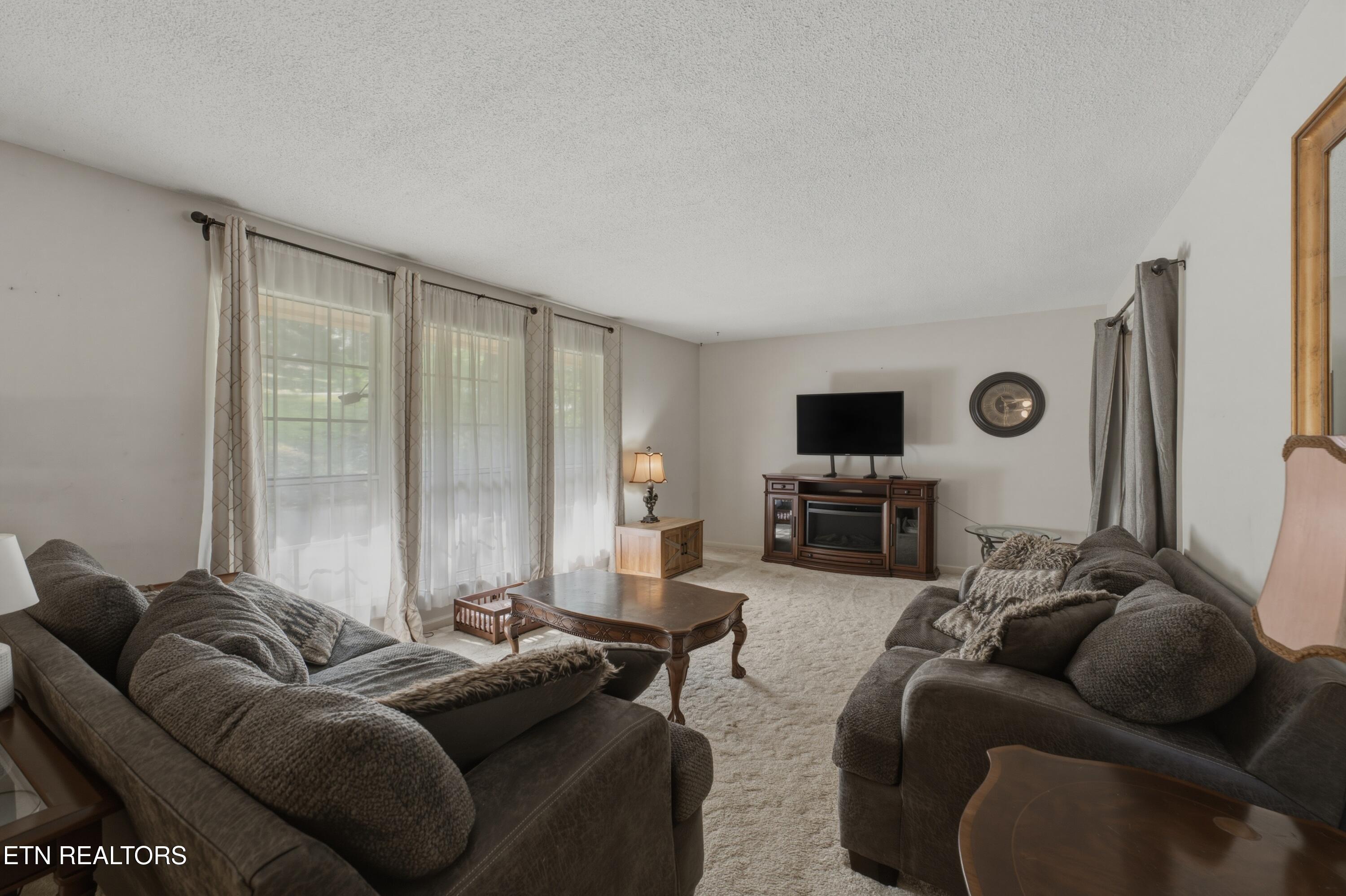 1119 W Outer Drive