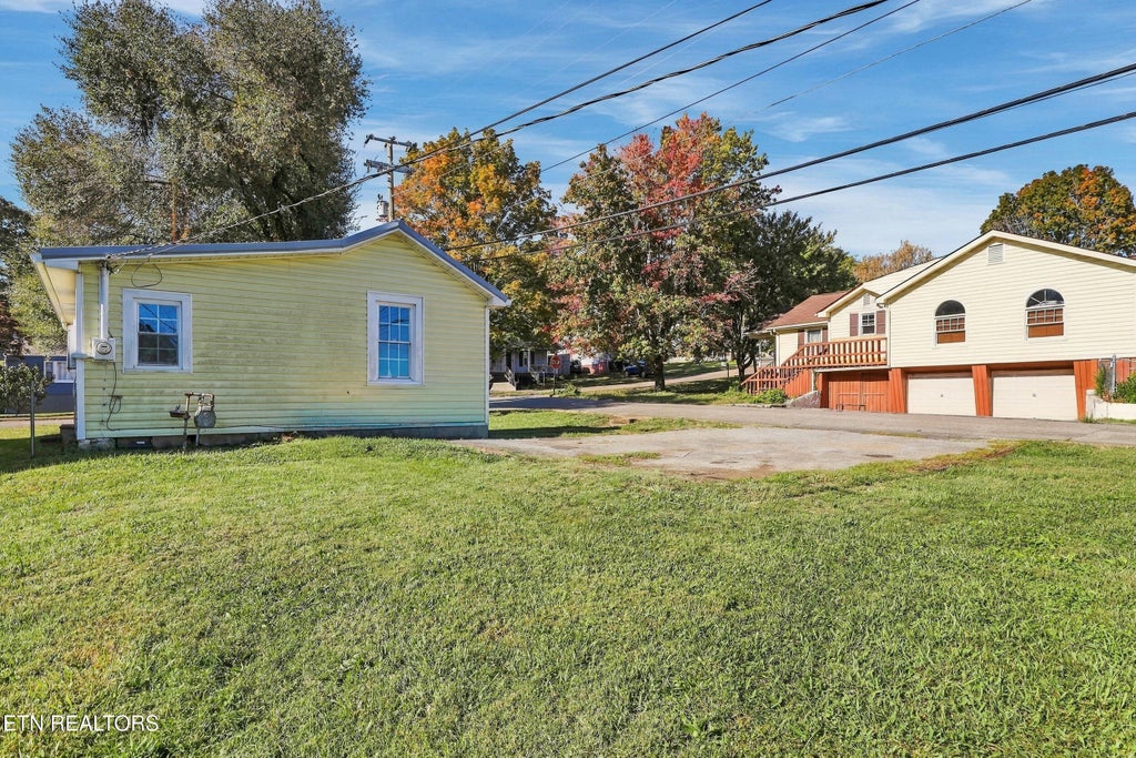 Photo of 711 N B St, Lenoir City, TN 37771 (MLS # 1359909)