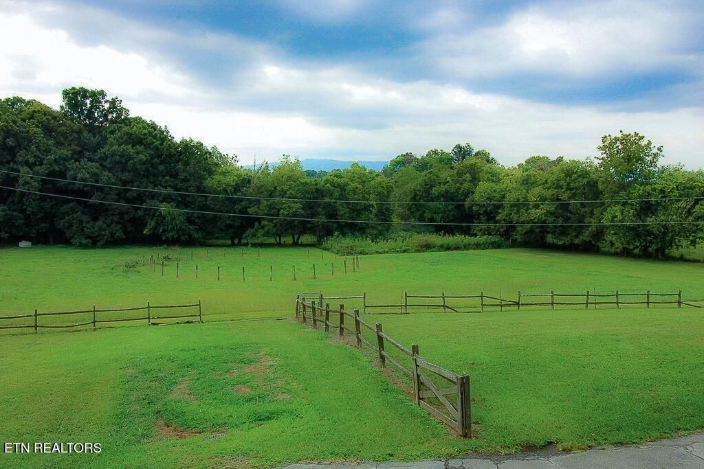 Photo of 1901 Pine Ridge Rd, Seymour, TN 37865 (MLS # 1314503)