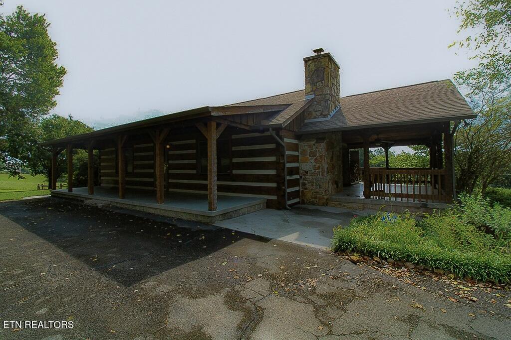 1901 Pine Ridge Rd