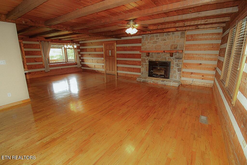 1901 Pine Ridge Rd