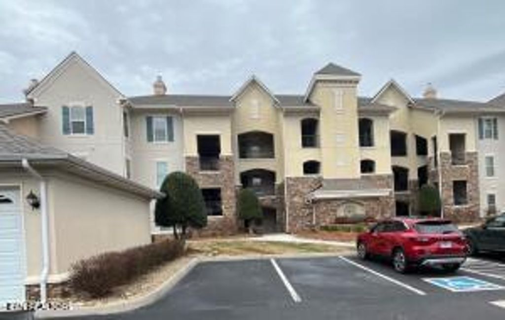 Photo of 565 Rarity Bay Pkwy Pkwy #103A, Vonore, TN 37885 (MLS # 1303289)
