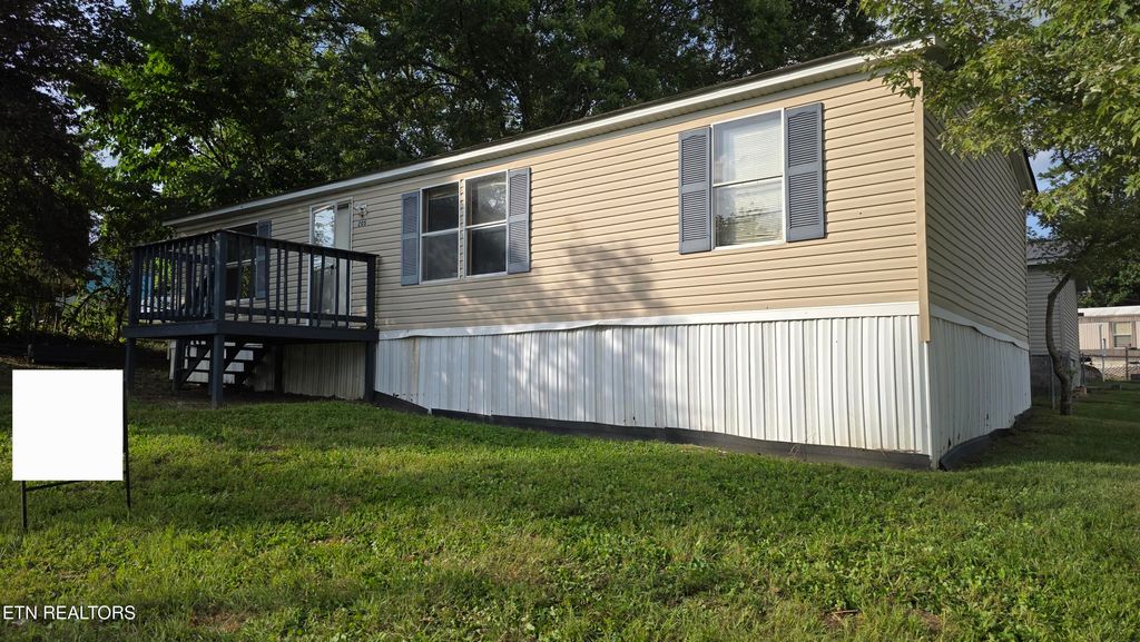Photo of 205 Royal St, Clinton, TN 37716 (MLS # 1310074)