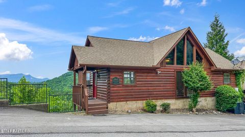 Photo of 1644 Pinewood Way, Sevierville, TN 37862 (MLS # 1322710)