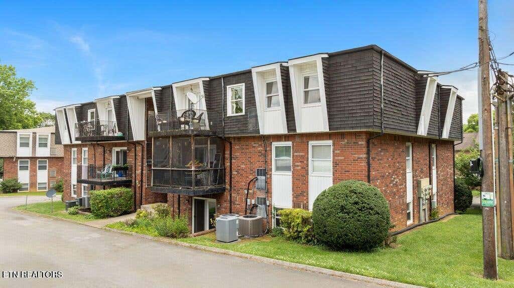Photo of 1625 Woodrow Drive #410, Knoxville, TN 37918 (MLS # 1350778)