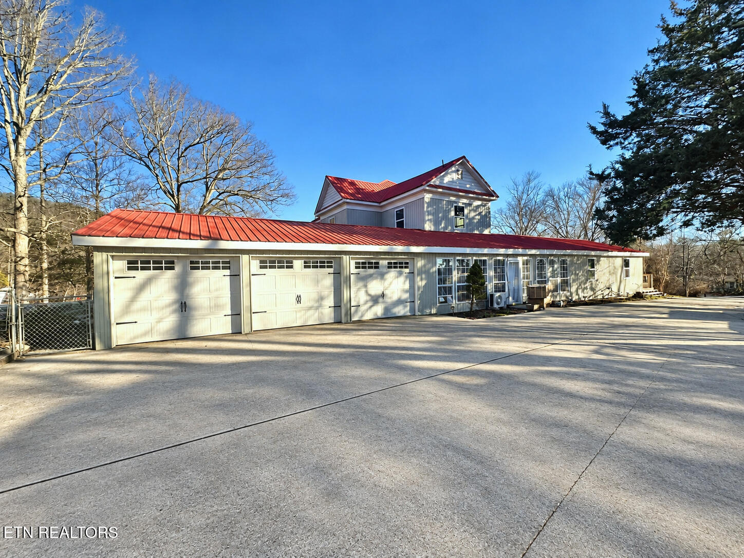 114 Leslie Drive