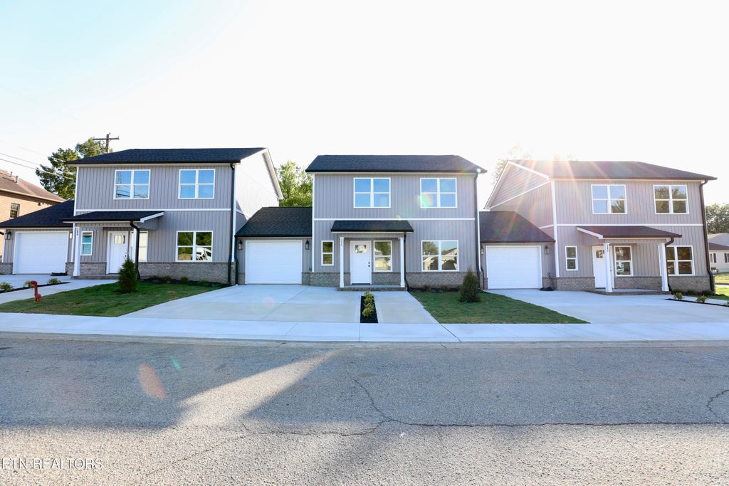 Photo of 208 Avenue B, Alcoa, TN 37701 (MLS # 1356322)
