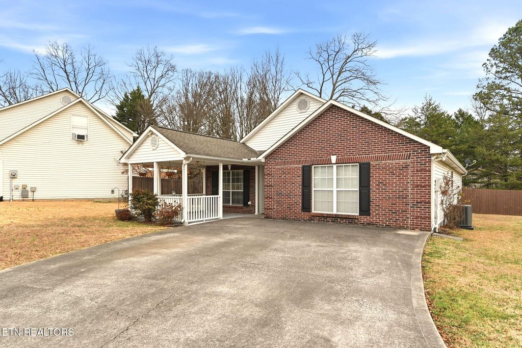 Photo of 8208 Blarney Lane, Knoxville, TN 37923 (MLS # 1325870)