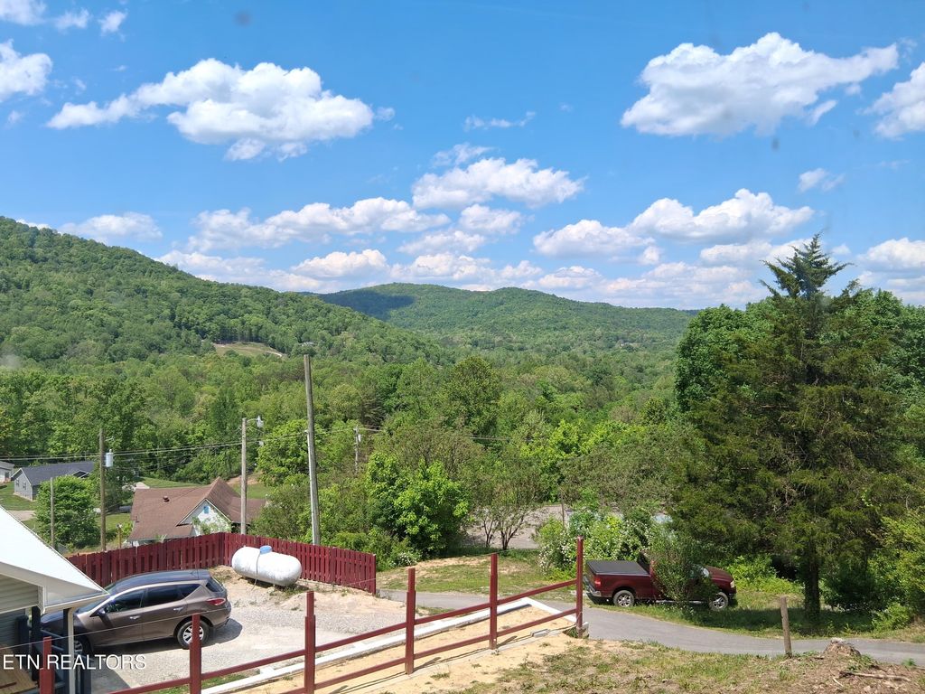 Photo of 1732 Branam Hill Rd, Jellico, TN 37762 (MLS # 1338068)