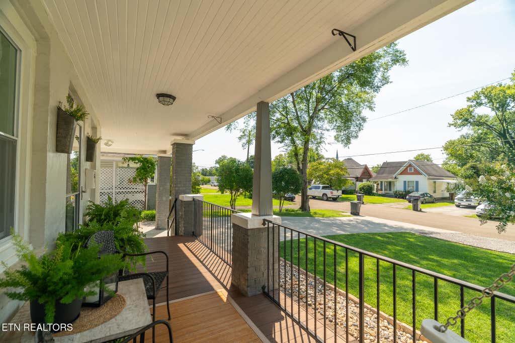 Photo of 717 Hiawassee Ave, Knoxville, TN 37917 (MLS # 1350614)