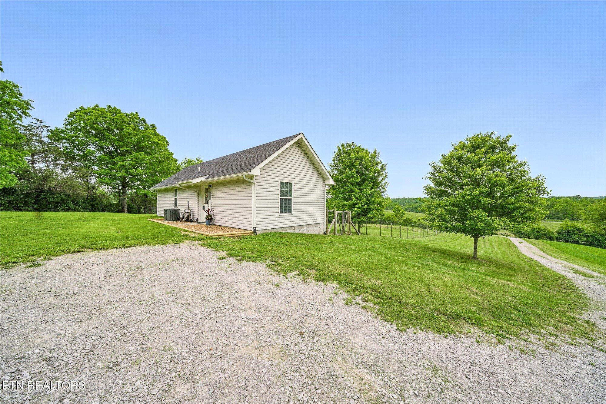 1447 Dykes Rd