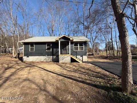 Photo of 501 Hillcrest St, Clinton, TN 37716 (MLS # 1323037)