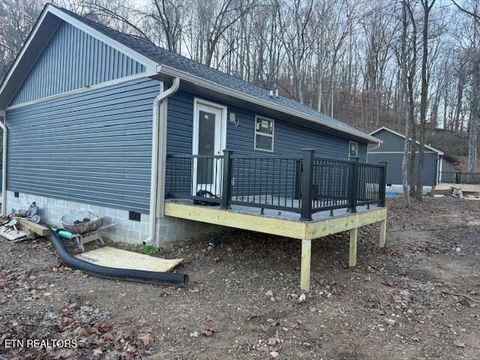 Tiny photo for 501 Hillcrest St, Clinton, TN 37716 (MLS # 1323037)