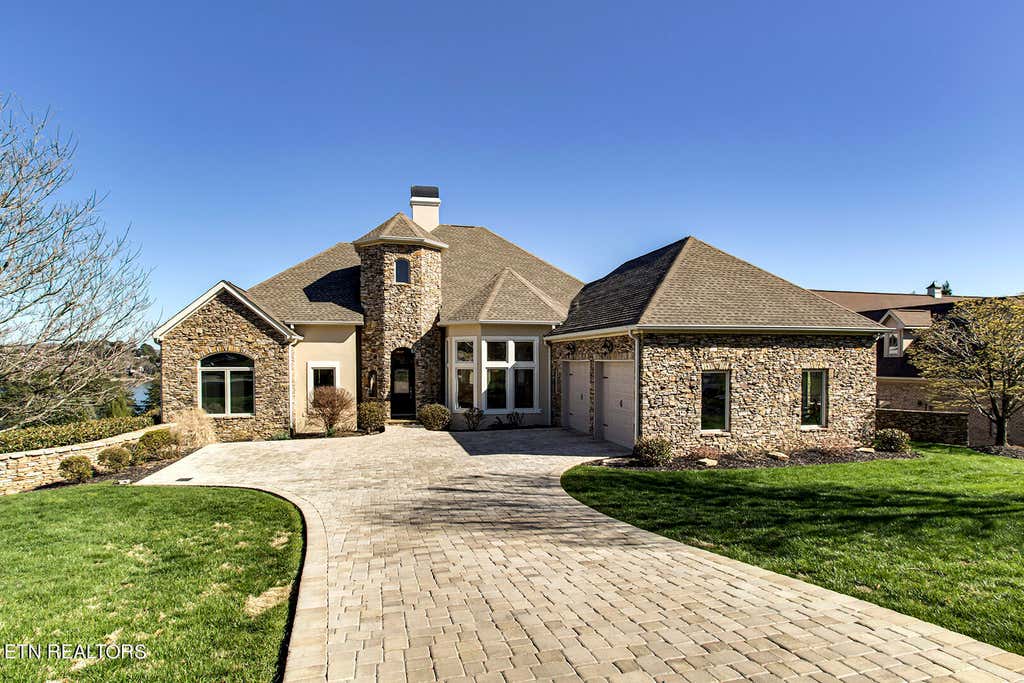 Photo of 1500 Rarity Bay Pkwy Pkwy, Vonore, TN 37885 (MLS # 1239027)
