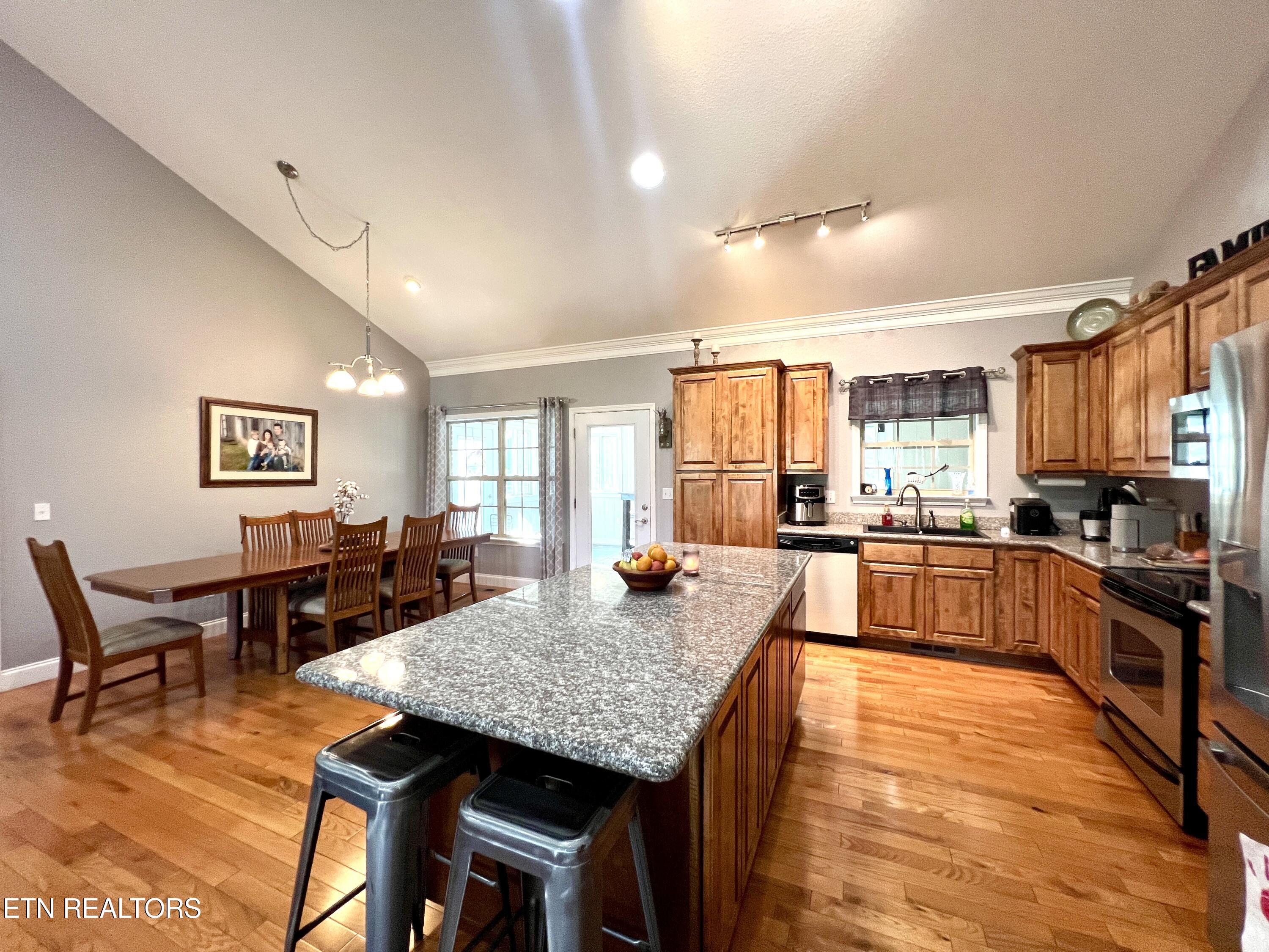 1329 Robert Ridge Rd