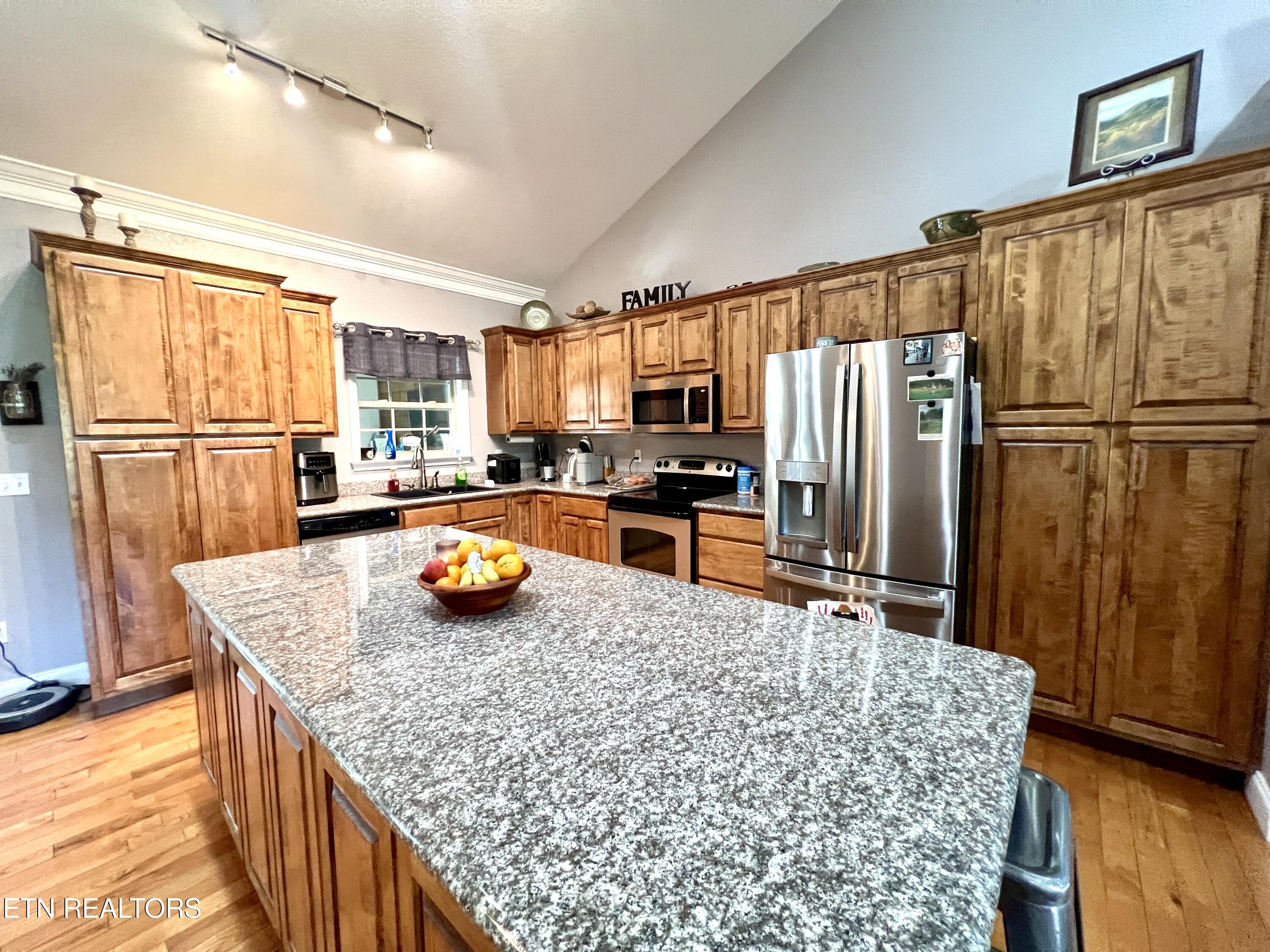 1329 Robert Ridge Rd